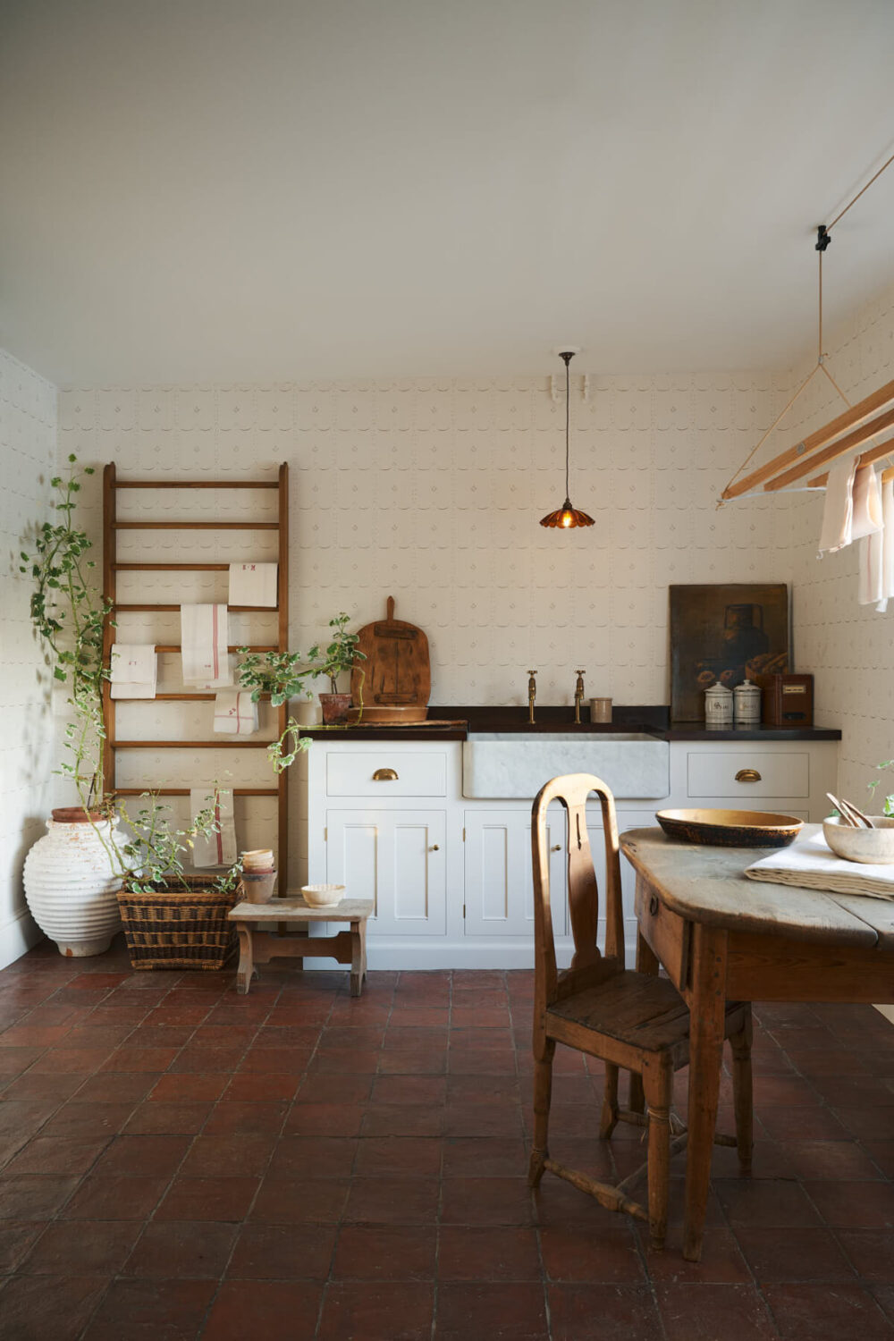 deVOL's Ditsy Delft Wallpaper: A Subtle Pattern Inspired by a Historic Design 1 5.GrandDitsyDelft Sepia deVOL LOW RES deVOL's Ditsy Delft Wallpaper: A Subtle Pattern Inspired by a Historic Design