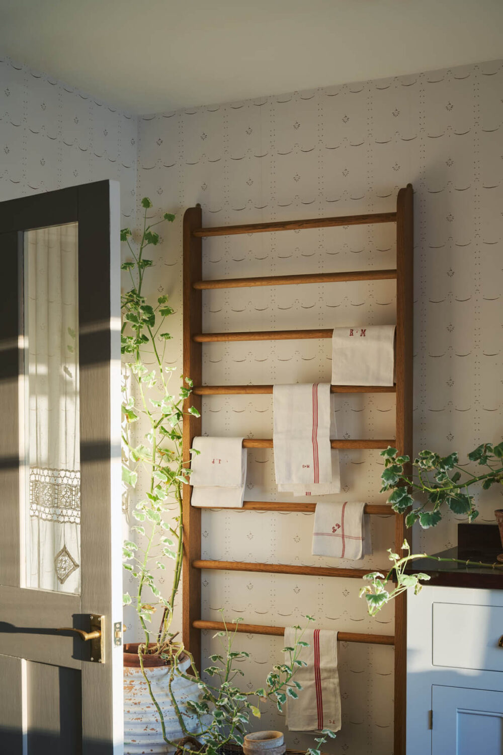 deVOL's Ditsy Delft Wallpaper: A Subtle Pattern Inspired by a Historic Design 4 6.GrandDitsyDelft Sepia deVOL LOW RES deVOL's Ditsy Delft Wallpaper: A Subtle Pattern Inspired by a Historic Design