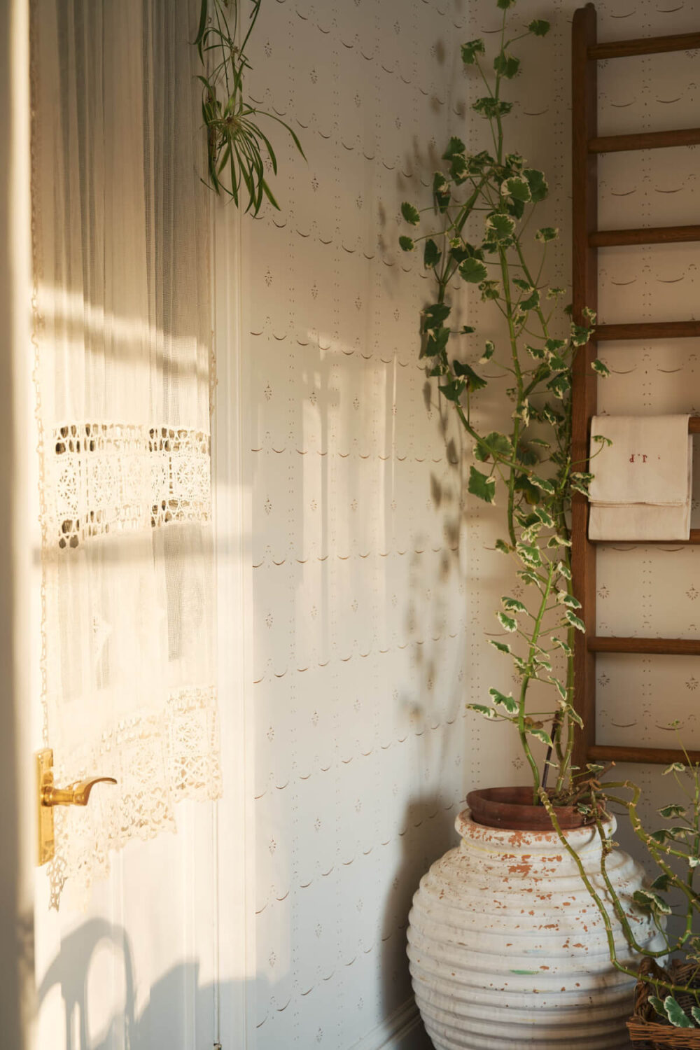 deVOL's Ditsy Delft Wallpaper: A Subtle Pattern Inspired by a Historic Design 9 7.GrandDitsyDelft Sepia deVOL LOW RES deVOL's Ditsy Delft Wallpaper: A Subtle Pattern Inspired by a Historic Design