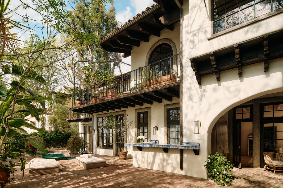 Tulum-Inspired Interiors in a Spanish Californian Home 18 9 Tulum-Inspired Interiors in a Spanish Californian Home