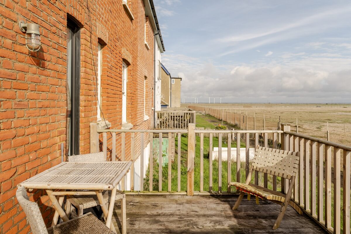 A Renovated Former Coastguard Cottage with Nautical Touches 3 a0OP6000004fnldMAA N12 webres A Renovated Former Coastguard Cottage with Nautical Touches