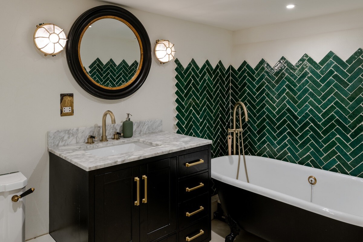 A Renovated Former Coastguard Cottage with Nautical Touches 11 a0OP6000004fnldMAA N19 webres A Renovated Former Coastguard Cottage with Nautical Touches