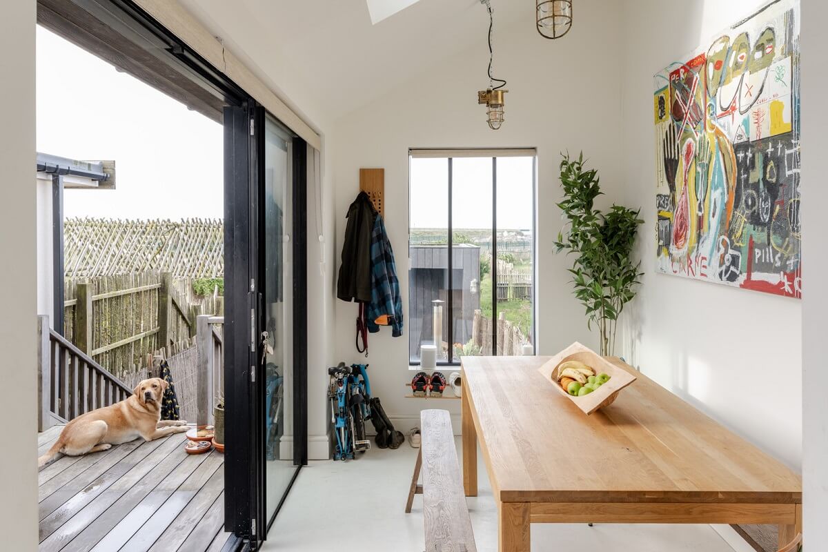 A Renovated Former Coastguard Cottage with Nautical Touches 4 a0OP6000004fnldMAA N21 webres A Renovated Former Coastguard Cottage with Nautical Touches