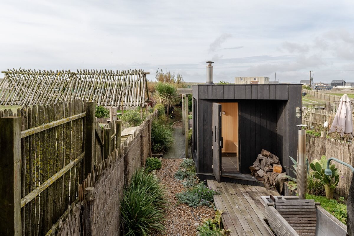 A Renovated Former Coastguard Cottage with Nautical Touches 17 a0OP6000004fnldMAA N28 webres A Renovated Former Coastguard Cottage with Nautical Touches