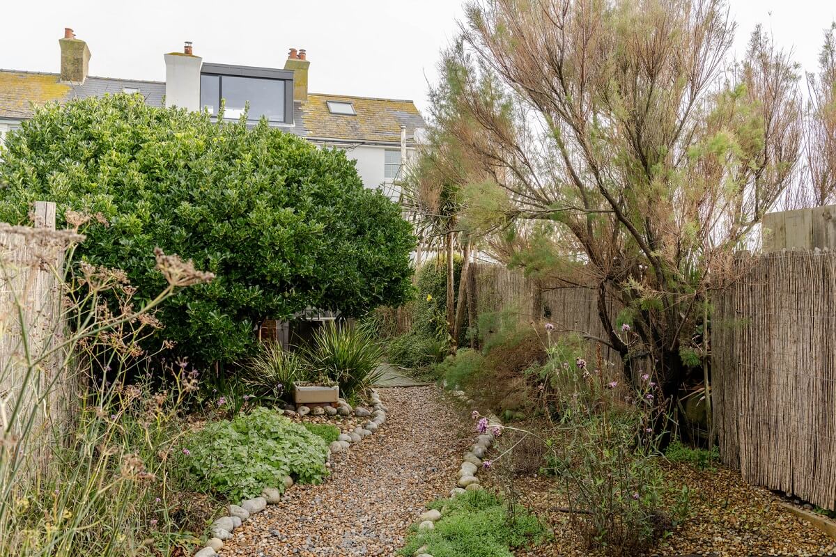 A Renovated Former Coastguard Cottage with Nautical Touches 22 a0OP6000004fnldMAA N42 webres A Renovated Former Coastguard Cottage with Nautical Touches
