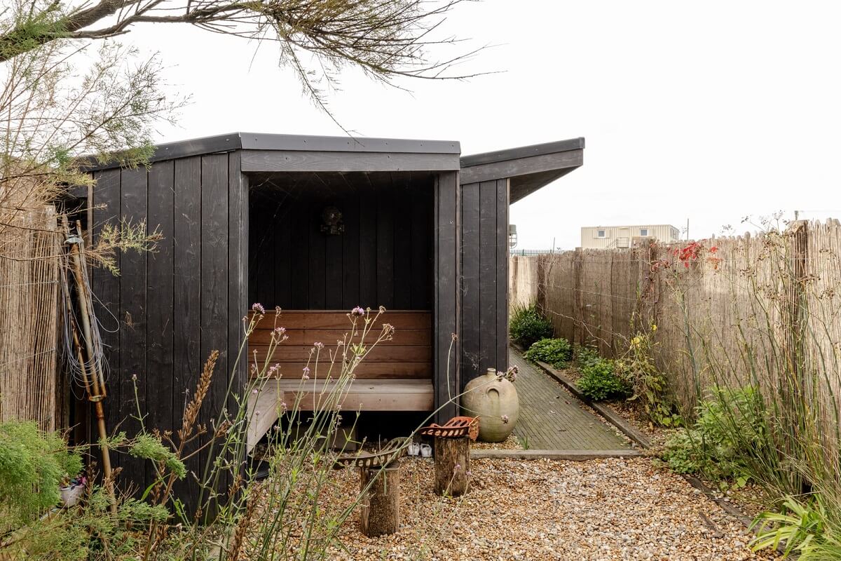 A Renovated Former Coastguard Cottage with Nautical Touches 20 a0OP6000004fnldMAA N73 webres A Renovated Former Coastguard Cottage with Nautical Touches