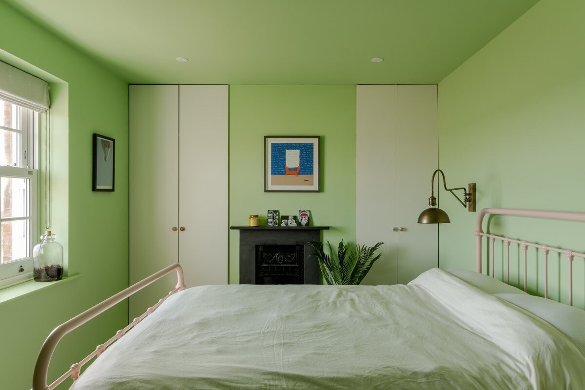 A Renovated Former Coastguard Cottage with Nautical Touches 9 a0OP6000004fnldMAA N90 webres A Renovated Former Coastguard Cottage with Nautical Touches