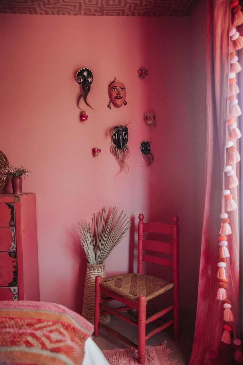 A Colorful Airbnb Home in the Morongo Valley 26 all-pink-bedroom-airbnb-morongo-valley-nordroom