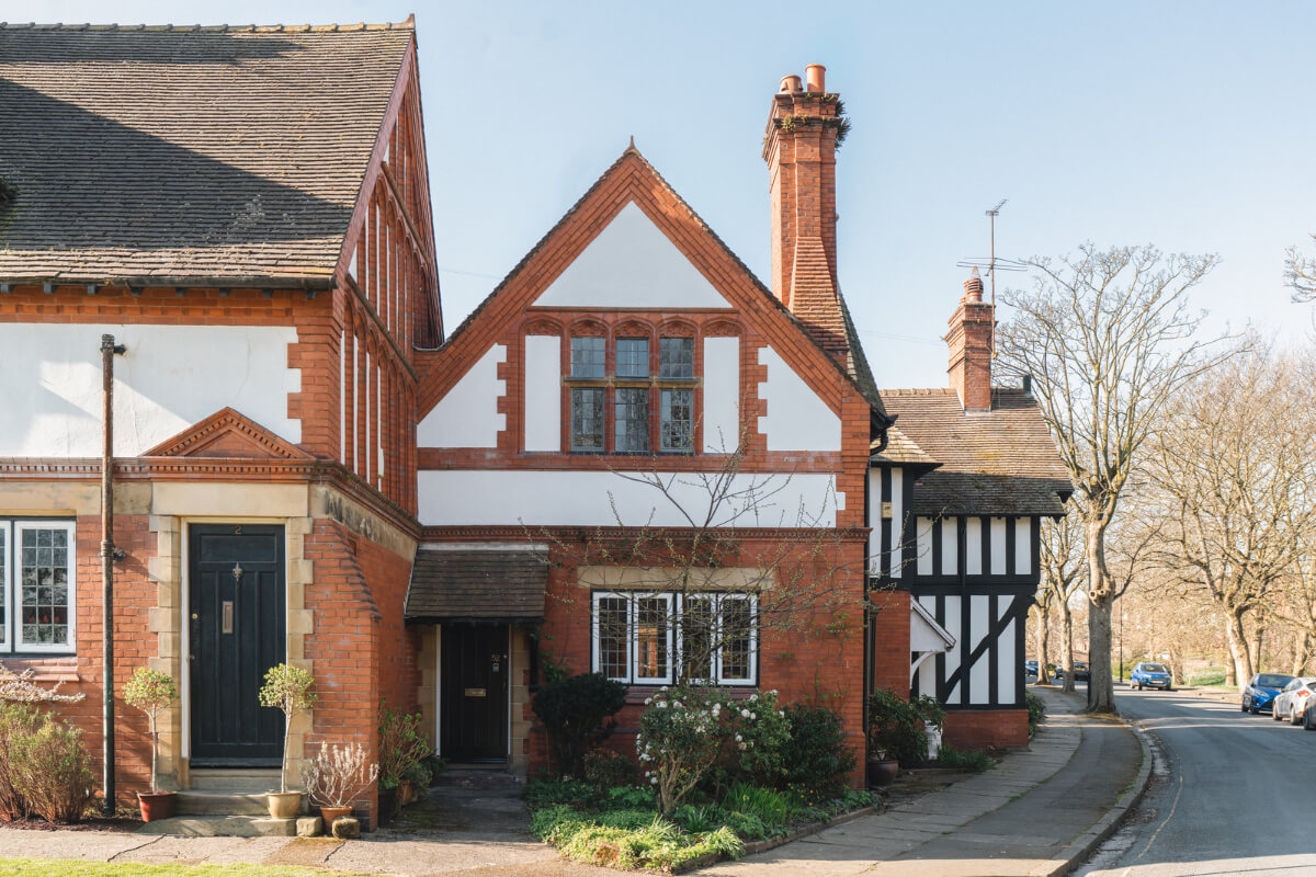 A Sage Green Kitchen in a Charming Arts and Crafts House 19 arts and crafts house england