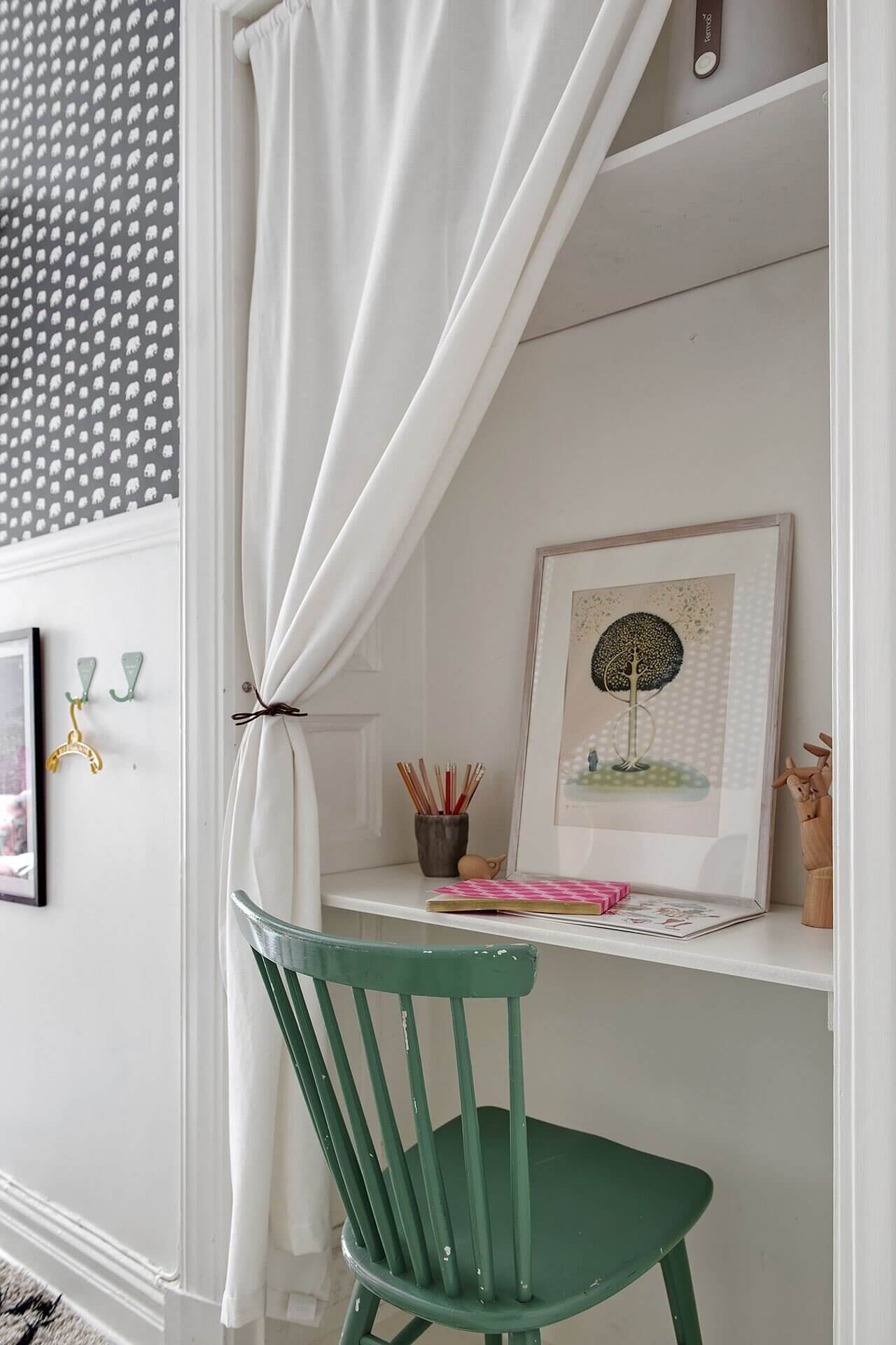 A Scandinavian Apartment Decorated with Bright Pops of Color 1 AScandinavianApartAScandinavianApartmentDecoratedwithBrightPopsofColor TheNordroom17 A Scandinavian Apartment Decorated with Bright Pops of Color