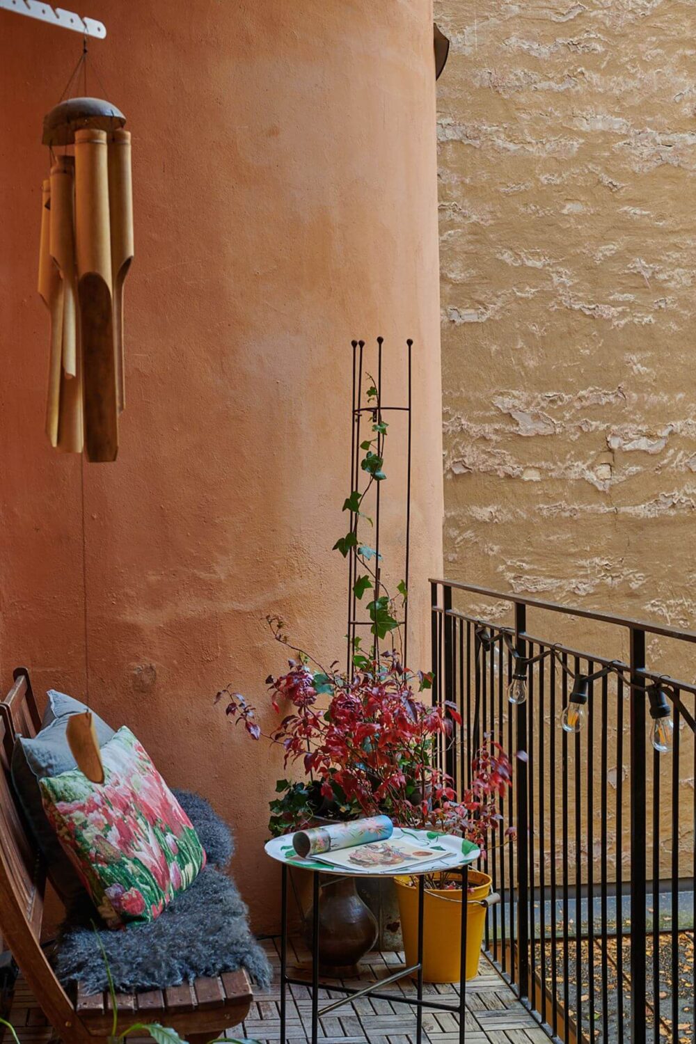 balcony-romantic-apartment