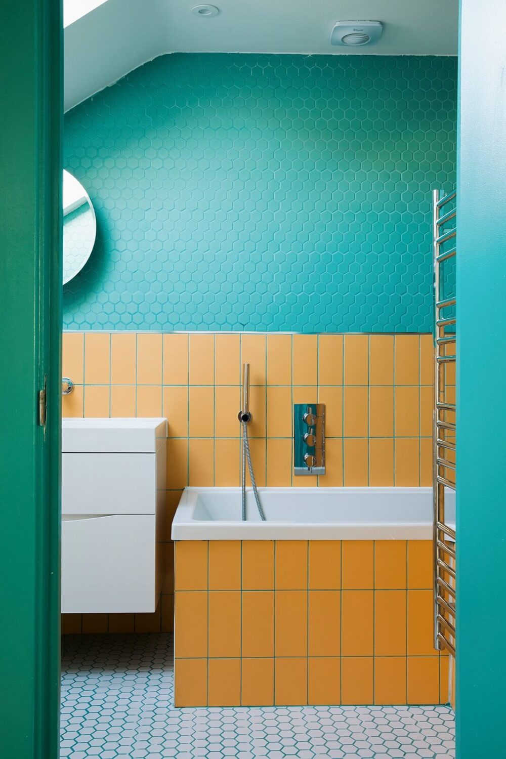 40+ Colorful Bathrooms That Will Spruce Up Your Home 15 bathroom-green-walls-yellow-tiles-nordroom