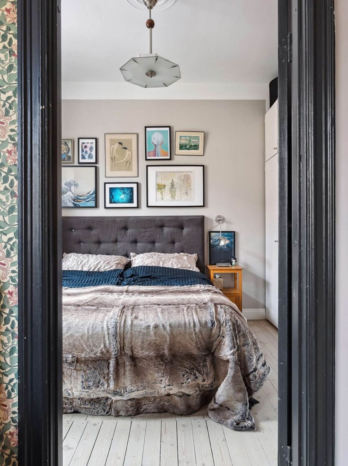 A Swedish Apartment with a Lovely Kitchen 9 bedroom-blue-accents