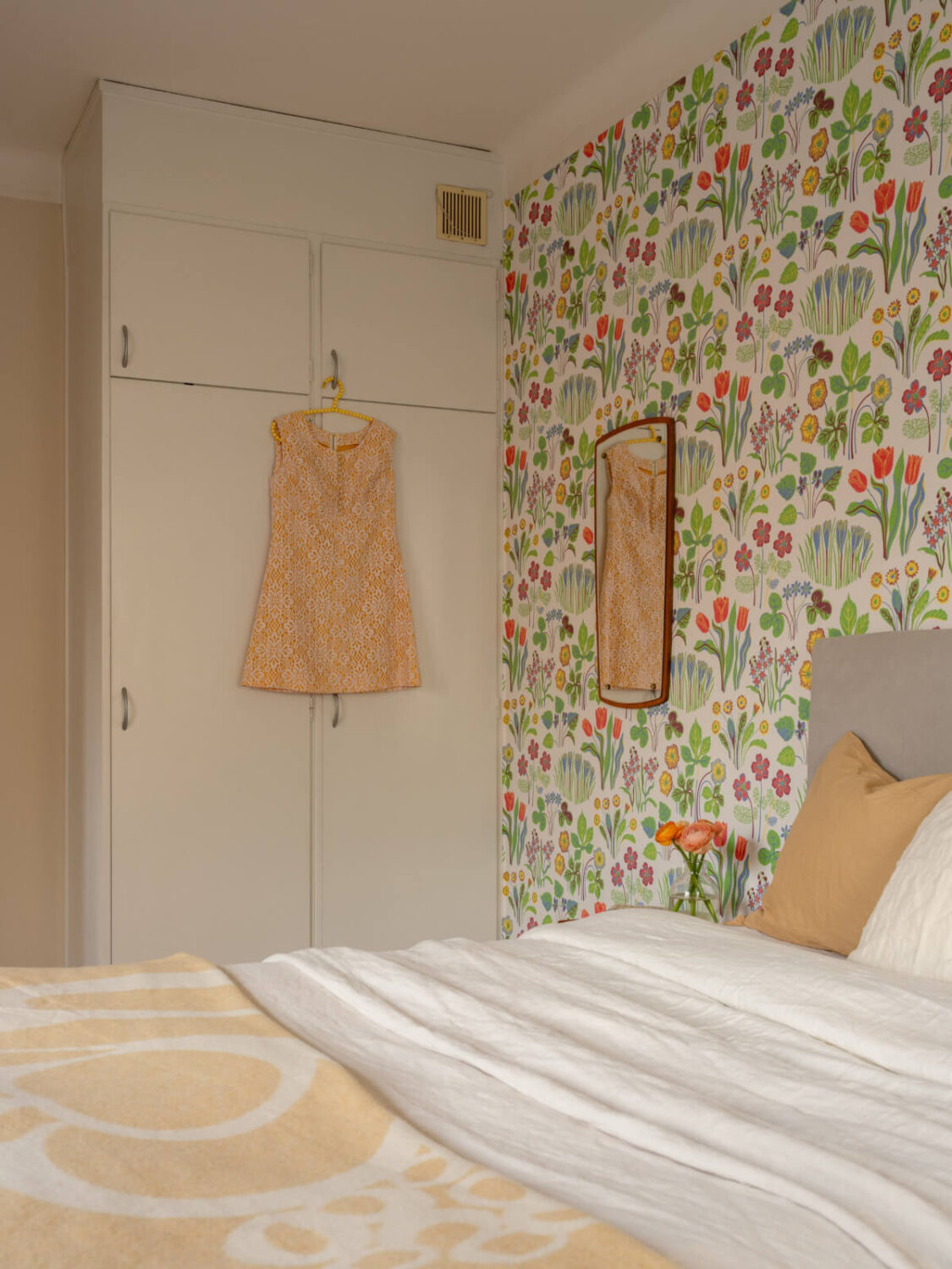 A Light Corner Apartment with a Pale Yellow Kitchen 20 bedroom built-in wardrobes