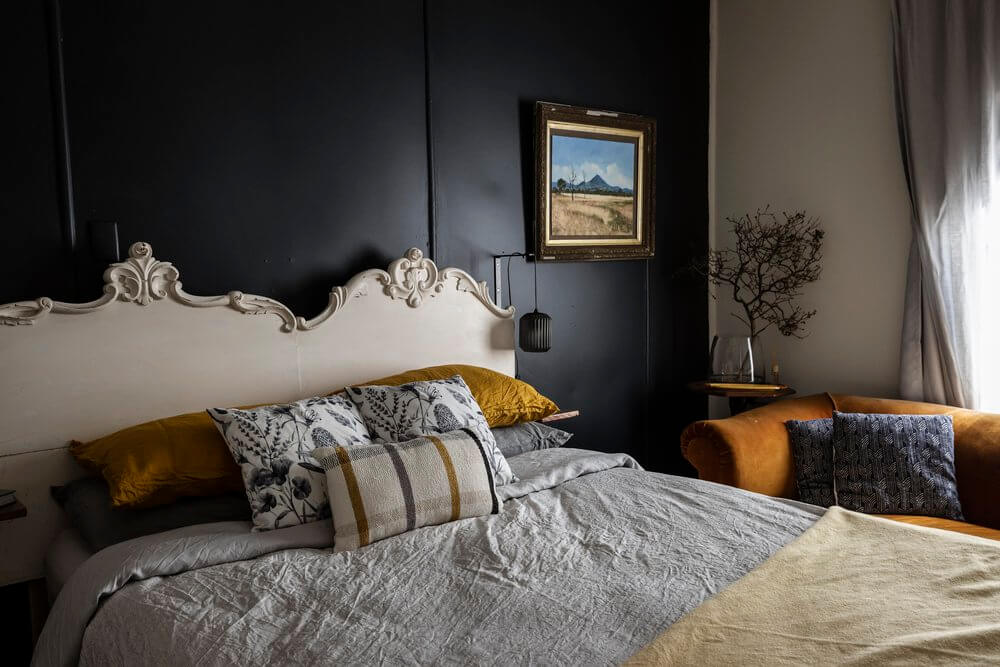 20 Stylish and Peaceful Holiday Cottages in Tasmania 6 bedroom crooked chimney airbnb tasmania 20 Stylish and Peaceful Holiday Cottages in Tasmania