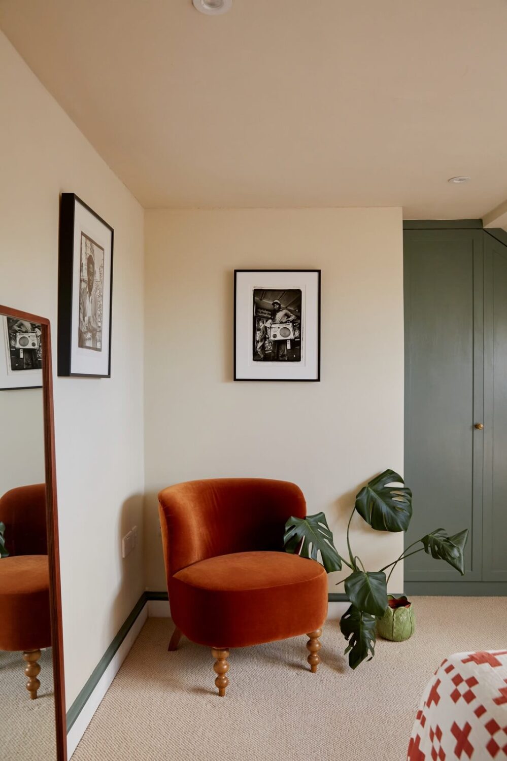 A Light-Filled Maisonette Home in London 13 bedroom-seating-nordroom