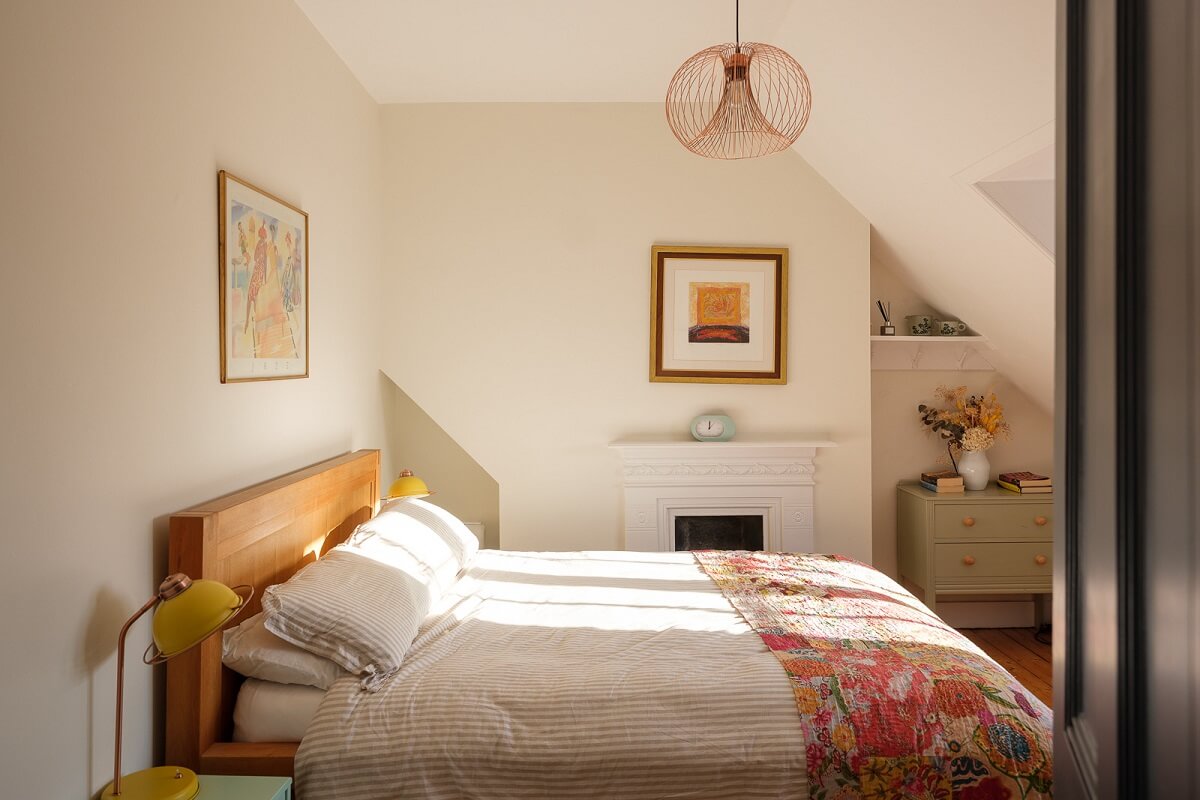 bedroom-slanted-ceiling