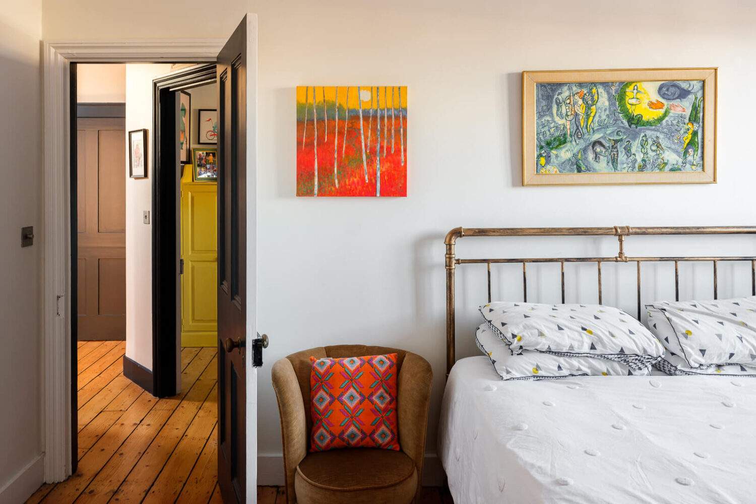 bedroom-wooden-floorboards