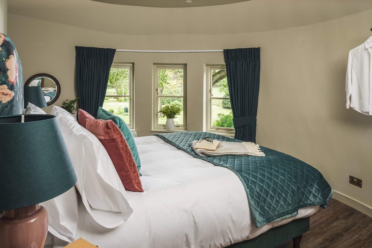 blue bedroom GREAT BUDDS OAST