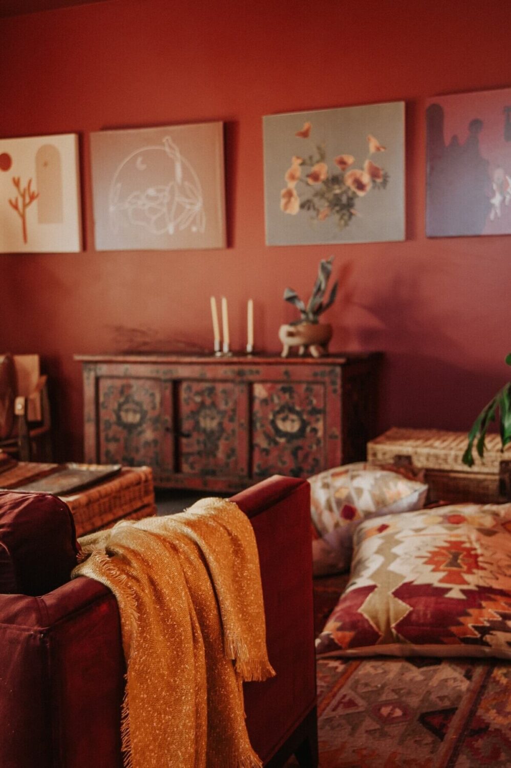 A Colorful Airbnb Home in the Morongo Valley 4 bohemian-style-living-room-floor-pillows-nordroom
