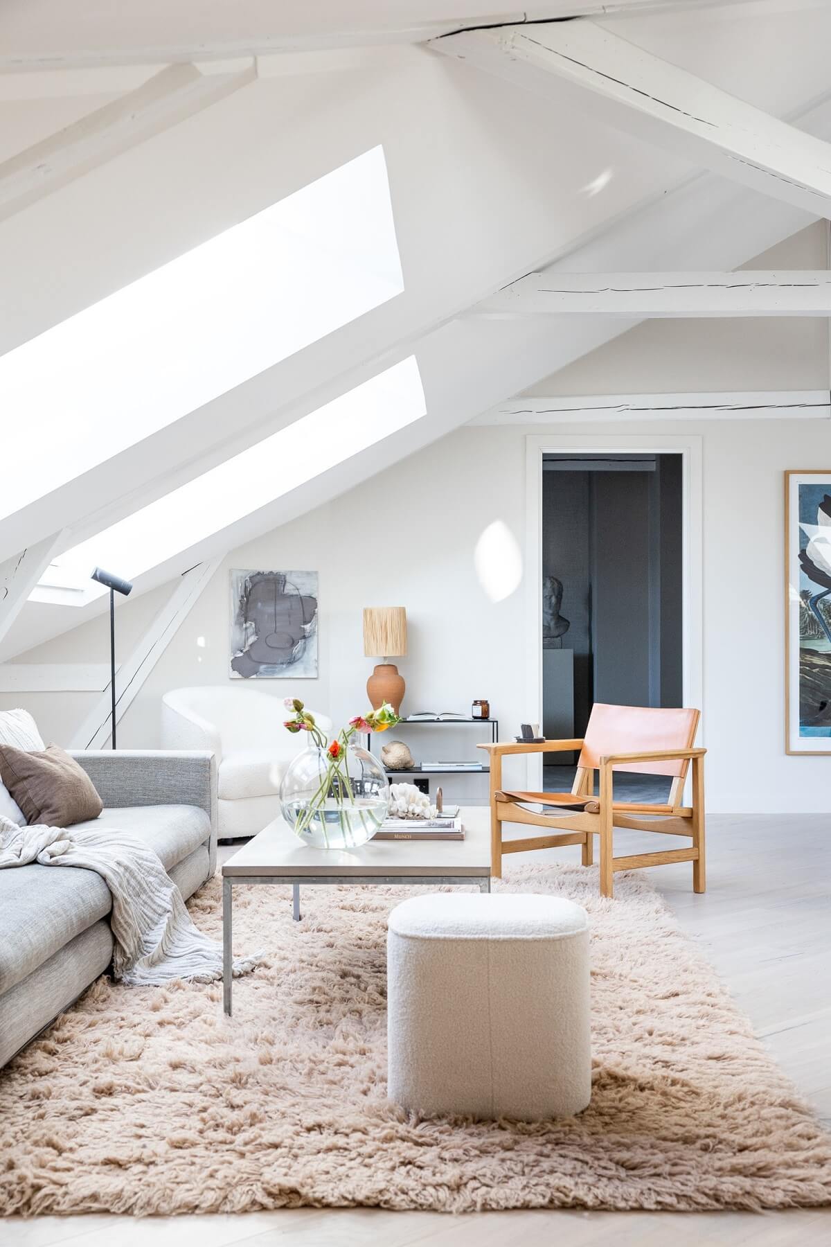 bright-scandinavian-attic-apartment-slanted-ceiling-nordroom