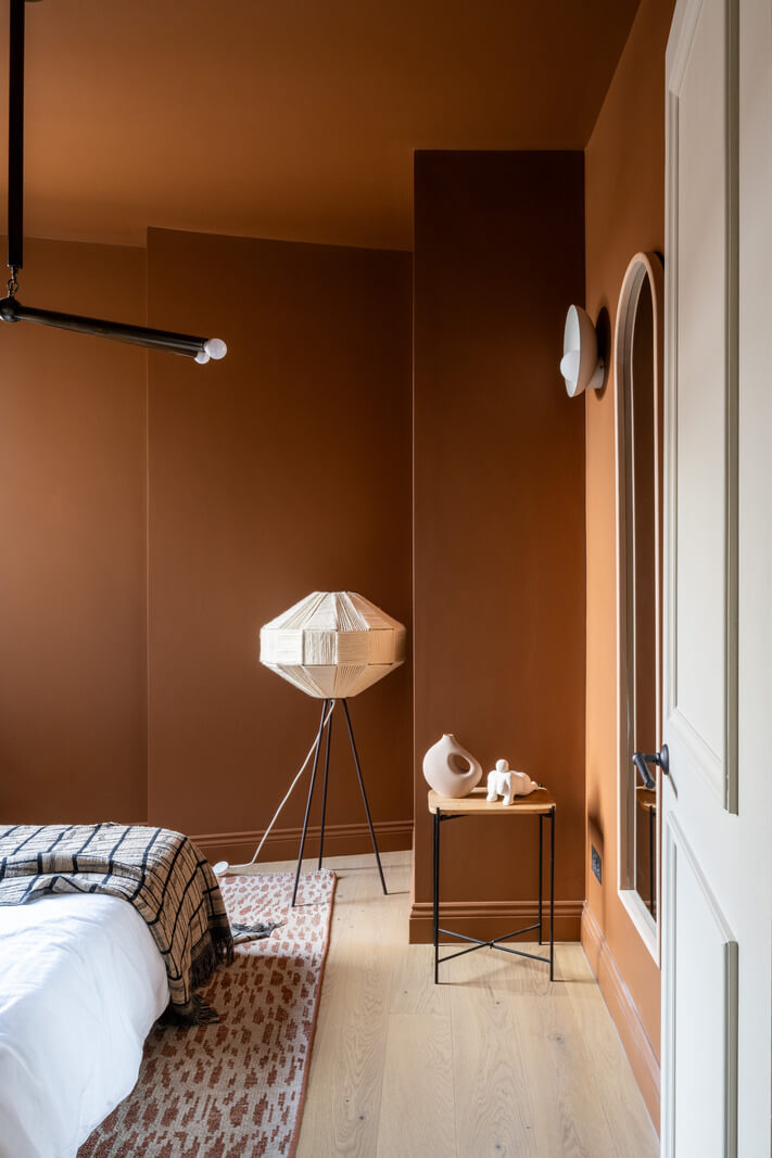 Pantone Color of the Year 2025: Mocha Mousse Interior Inspiration 30 brown bedroom nordroom