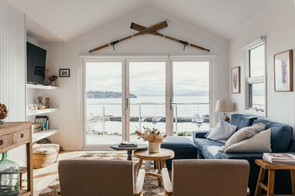 20 Stylish and Peaceful Holiday Cottages in Tasmania 38 bruny-boathouse-stylish-holiday-cottages-tasmania-nordroom