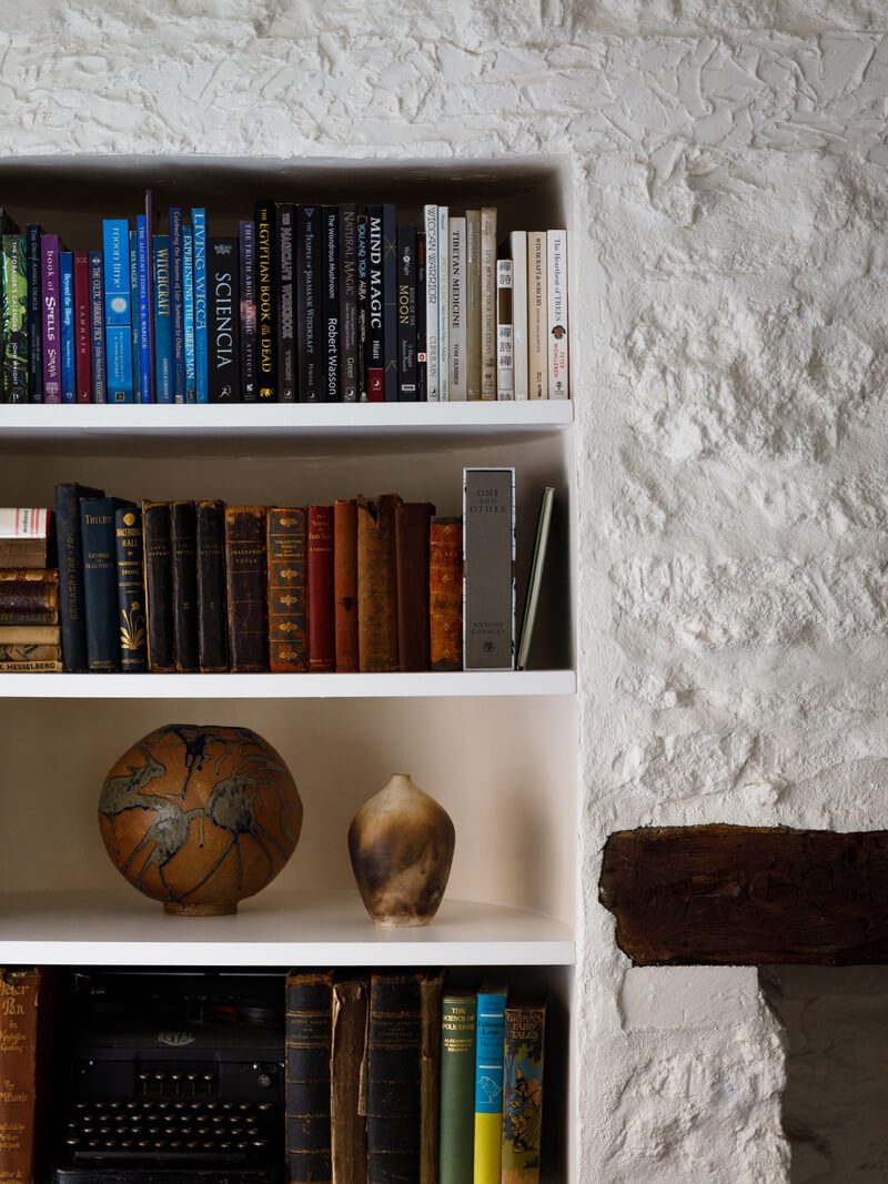 built in bookshelves