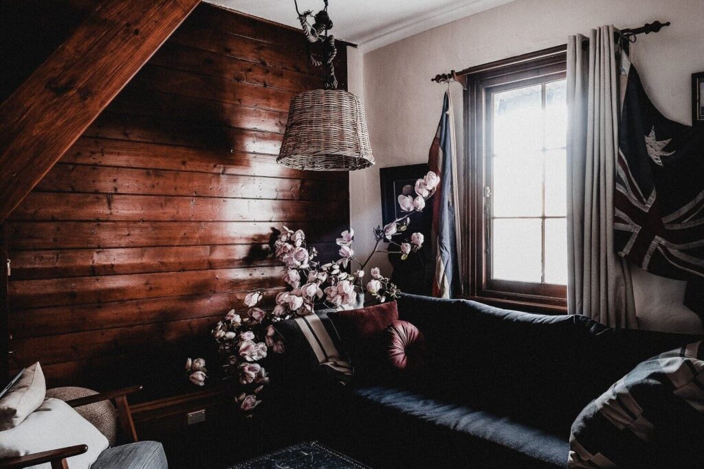 20 Stylish and Peaceful Holiday Cottages in Tasmania 25 captains-cottage-holiday-cottage-tasmania-nordroom