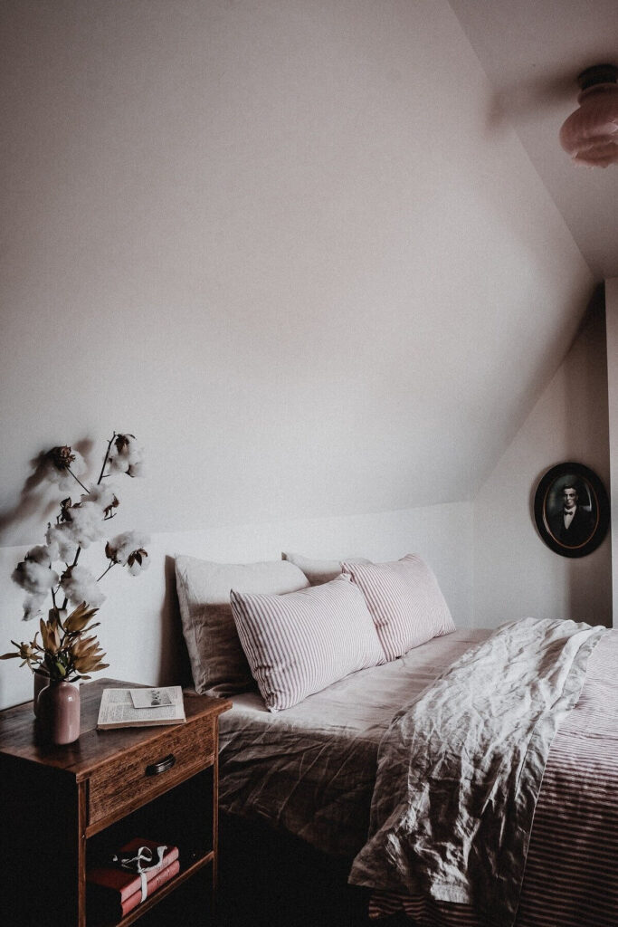 20 Stylish and Peaceful Holiday Cottages in Tasmania 27 captains-cottage-holiday-cottage-tasmania-nordroom