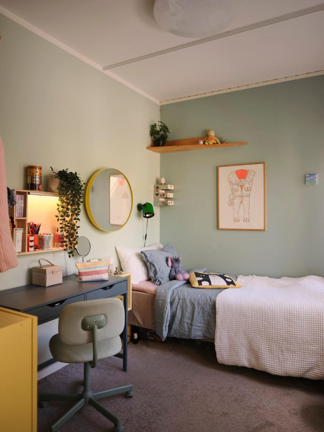 A Bright Family Apartment in a 1950s School Building 23 childrens bedroom