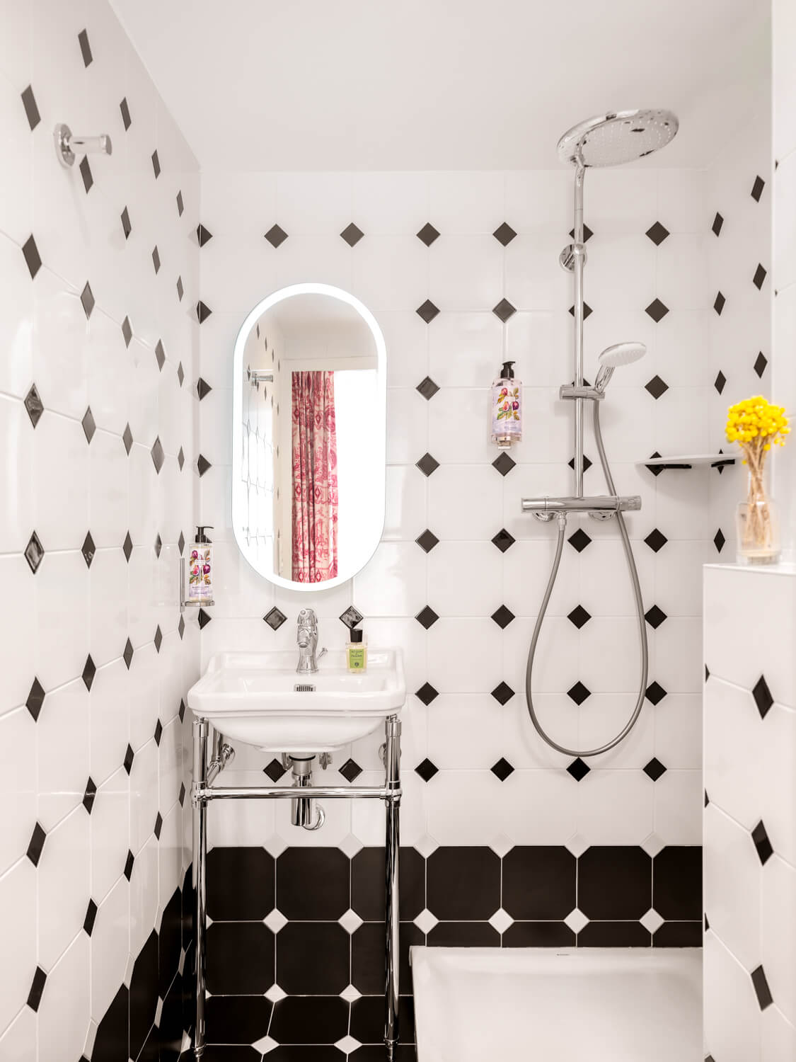 Top Boutique & Design Hotels in the Latin Quarter of Paris 22 classic black and white bathroom hotel madeleine de senlis paris best design hotels latin quarter nordroom Top Boutique & Design Hotels in the Latin Quarter of Paris