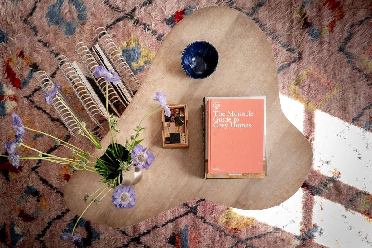 coffee table and rug detail
