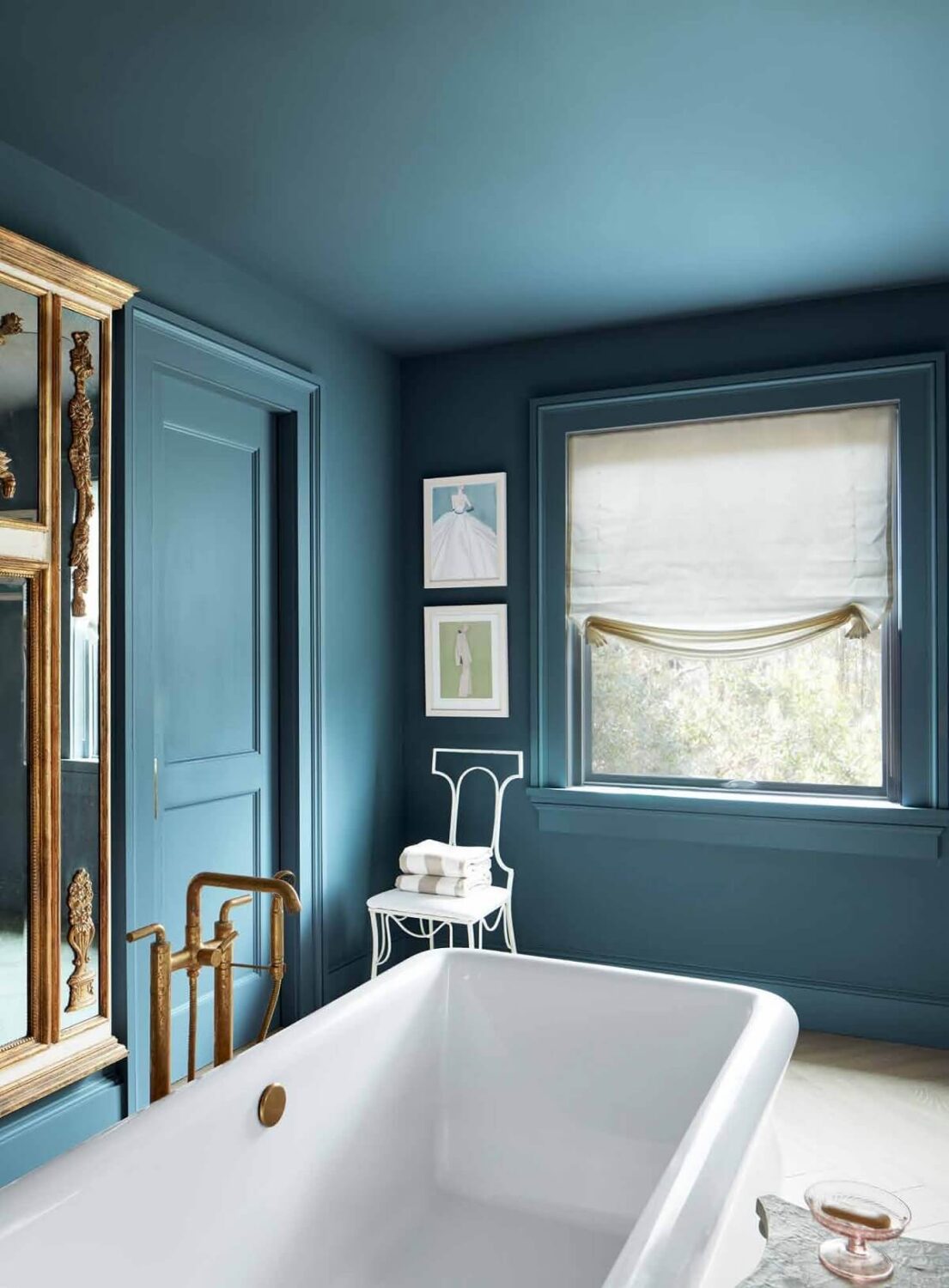 Benjamin Moore Color of the Year 2025: Cinnamon Slate 5 color drenched blue bathroom benjamin moore color of the year 2025 cinnamon slate nordroom