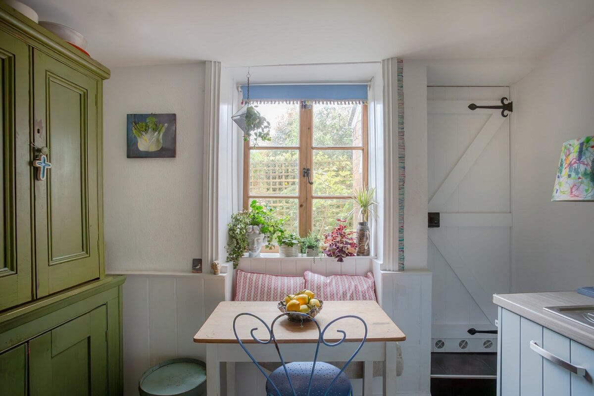 A Charming 400-Year-Old Cottage in England 9 cottage kitchen table
