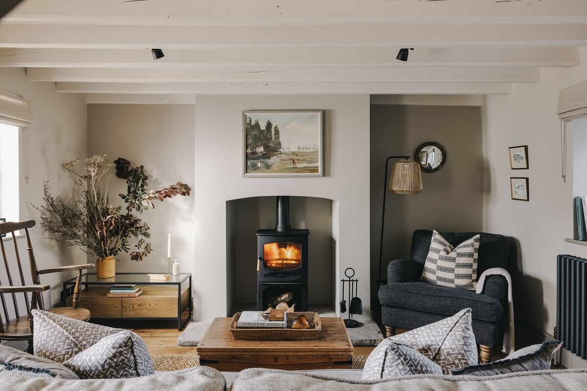 The Workers Cottage: An English Holiday Home with a Royal Past 1 cottage-sitting-room-fireplace-ceiling-beams