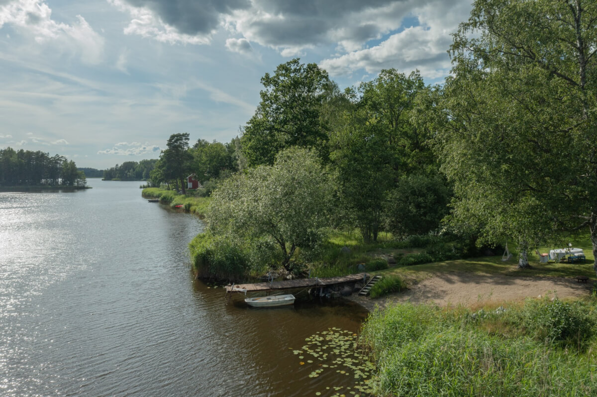 A 1930s Lakeside Country House with a Private Beach 36 country house sweden A 1930s Lakeside Country House with a Private Beach
