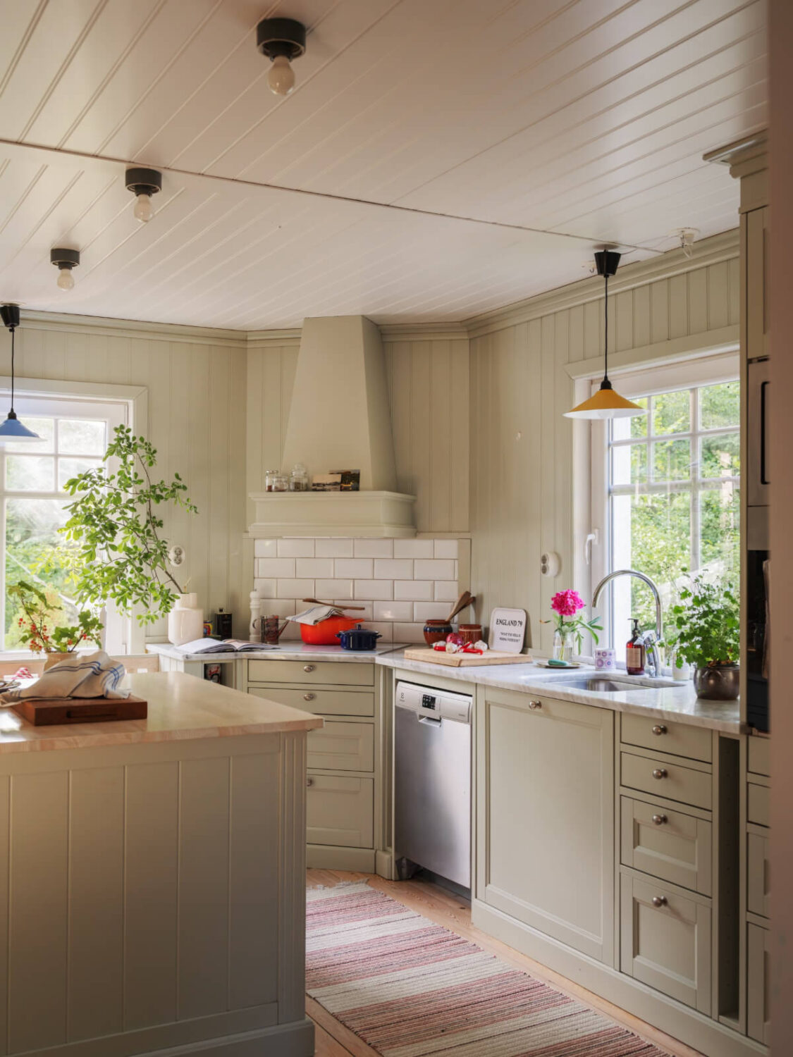 A 1930s Lakeside Country House with a Private Beach 11 country kitchen sweden