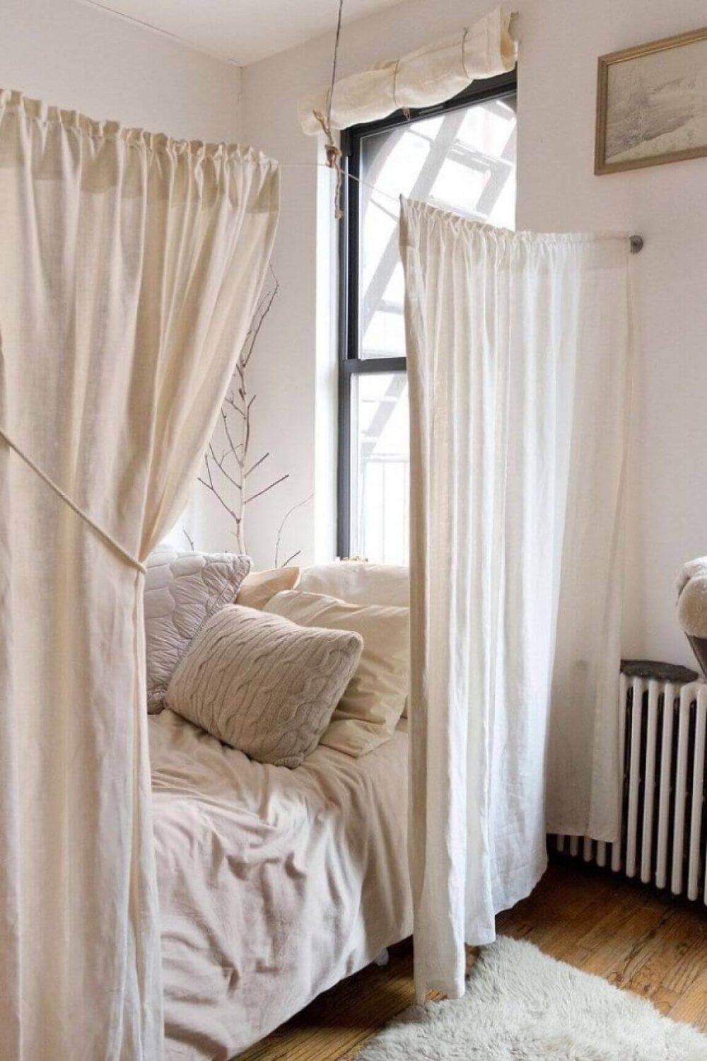 52 Studio Apartments with a Curtain Room Divider 40 curtain-room-divider-dorm-room-ideas-nordroom