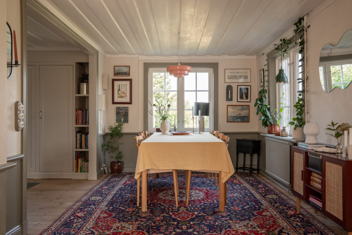 A Charming Historic Country House North of Stockholm 12 dining room with large rug