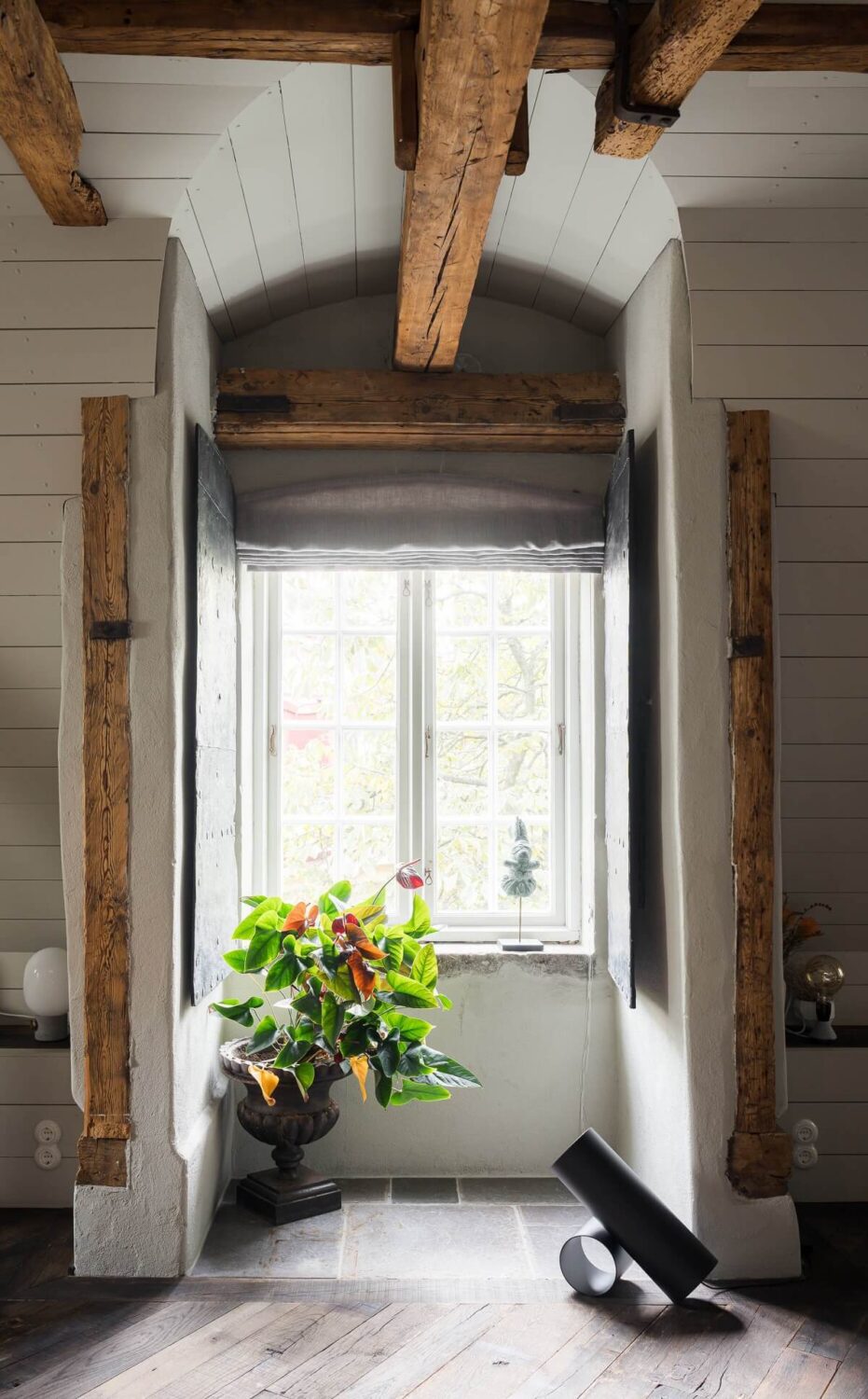 A Stylish Penthouse Apartment with Exposed Beams 6 dormer window wooden beams