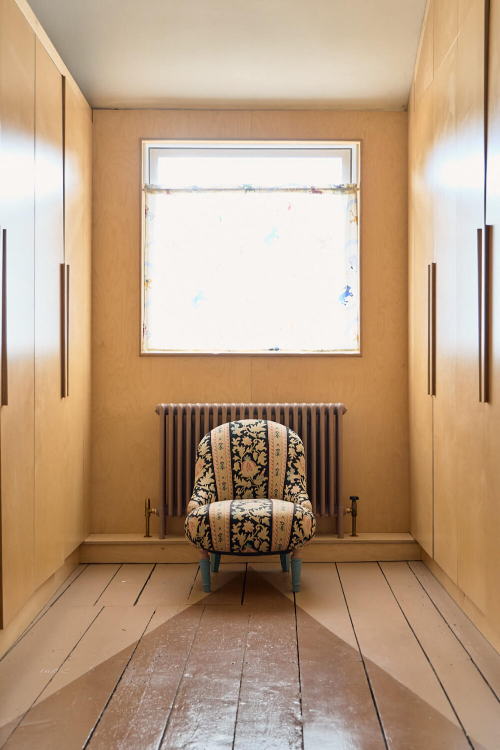 A Colorful Design-Led Georgian House in the Heart of Henley-on-Thames 26 dressing room painted wooden floorboards