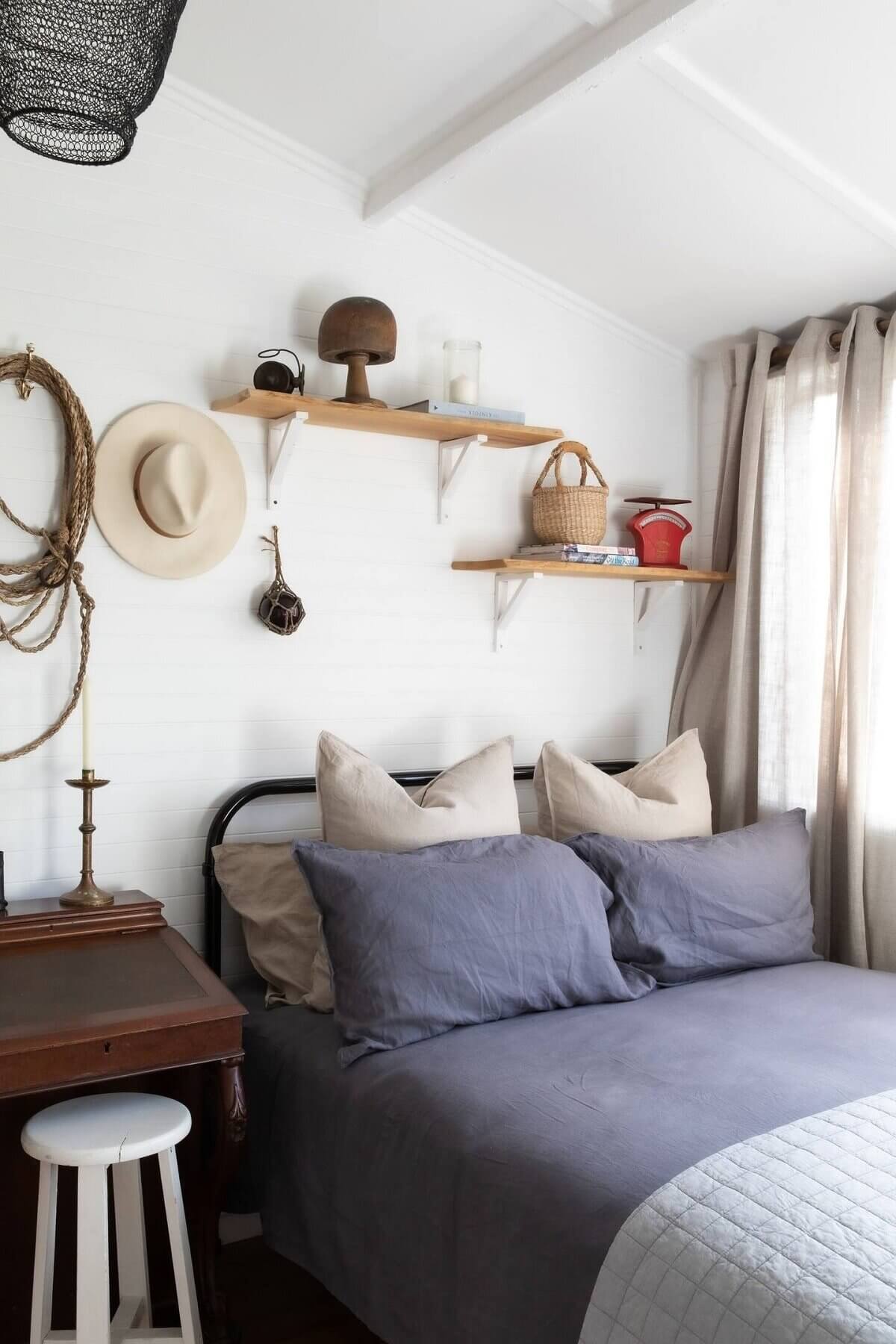 20 Stylish and Peaceful Holiday Cottages in Tasmania 37 driftwood-cabin-sarah-glover-holiday-cottages-tasmania-nordroom