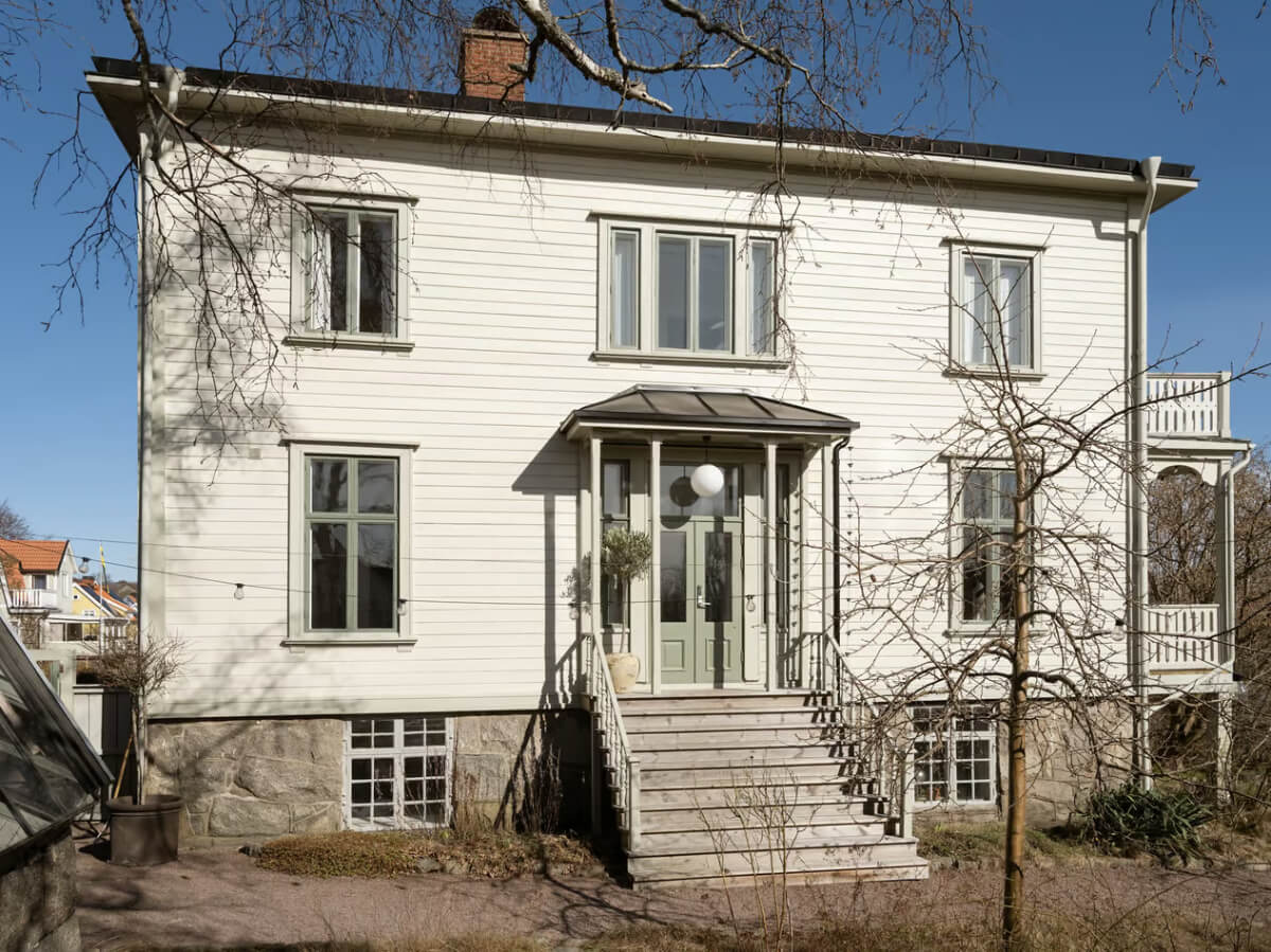 exterior swedish villa Artilleriet Co-Founder is Selling Her Art Nouveau Villa in Sweden