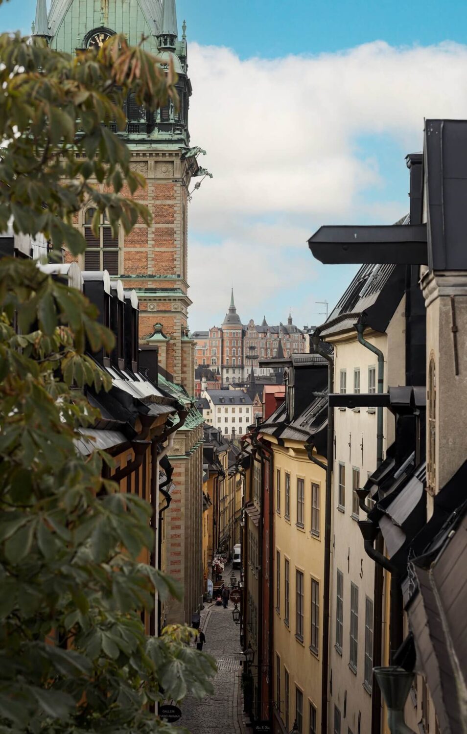A Stylish Penthouse Apartment with Exposed Beams 34 gamla stan stockholm