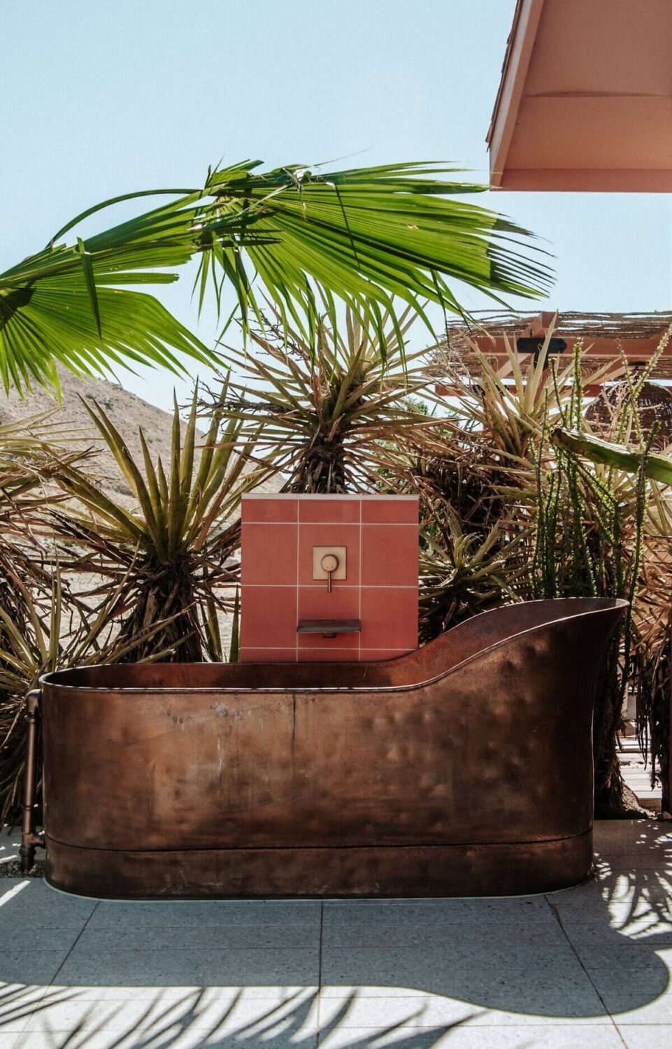 A Colorful Airbnb Home in the Morongo Valley 22 garden-copper-bath-tub-airbnb-nordroom