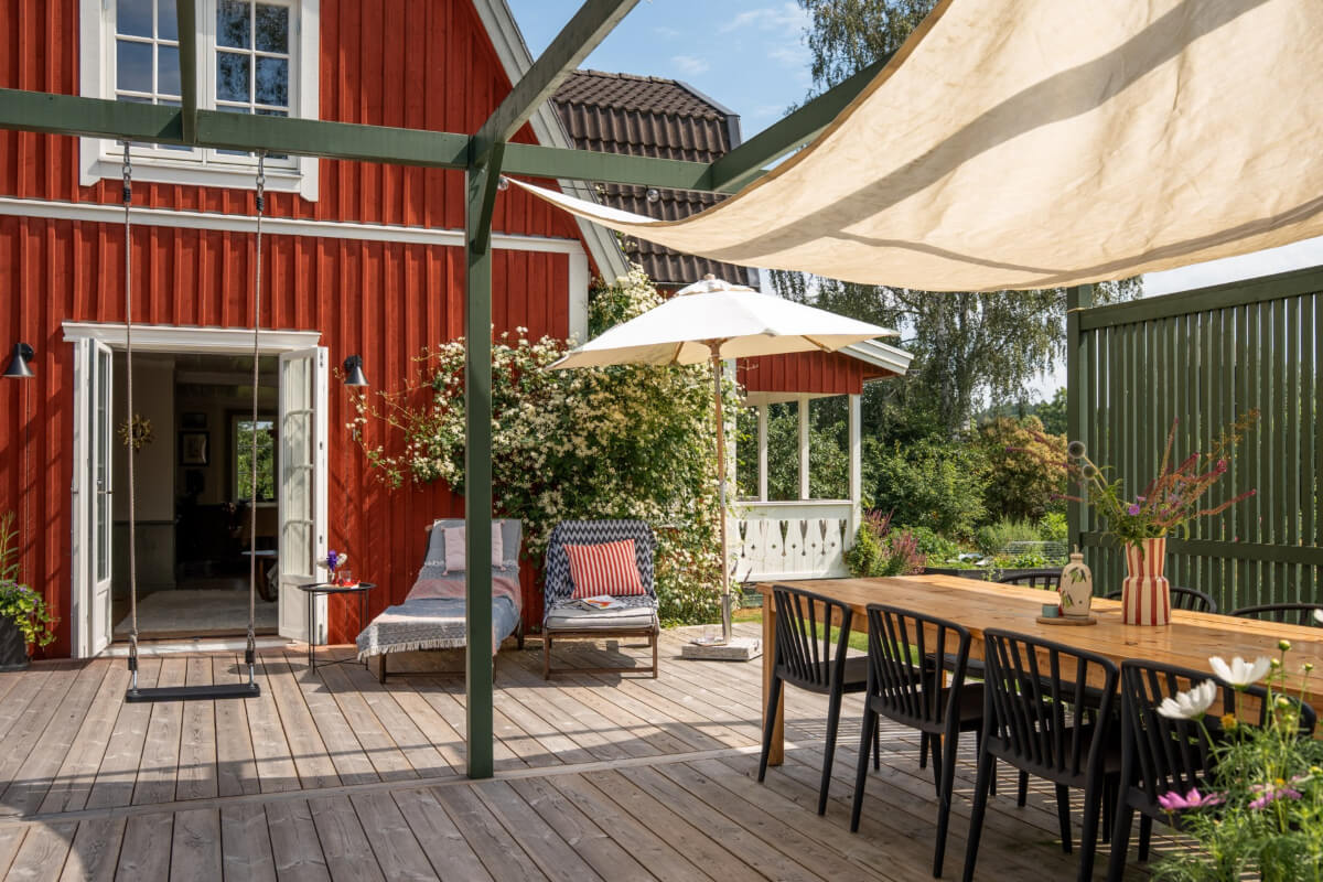 A Charming Historic Country House North of Stockholm 49 garden dining table pergola