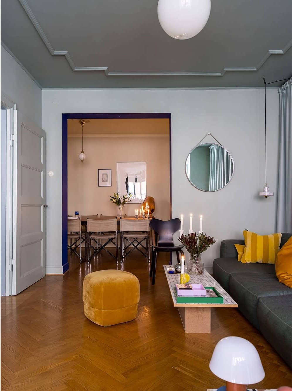 gray living room with kobalt blue color accent