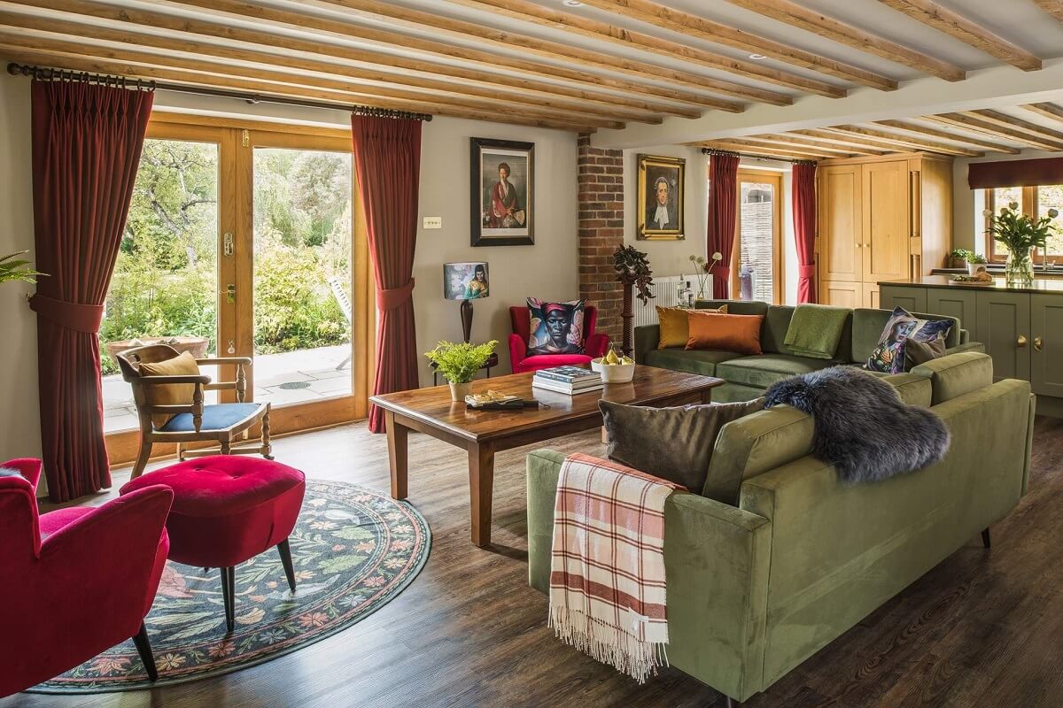 GREAT BUDDS OAST cozy living room