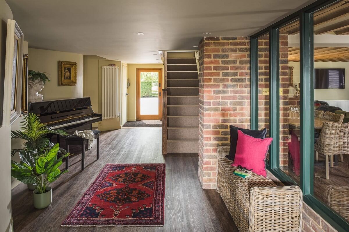 GREAT BUDDS OAST hallway exposed brick